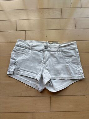 Abercrombie & Fitch White Low-Rise Denim Short Shorts